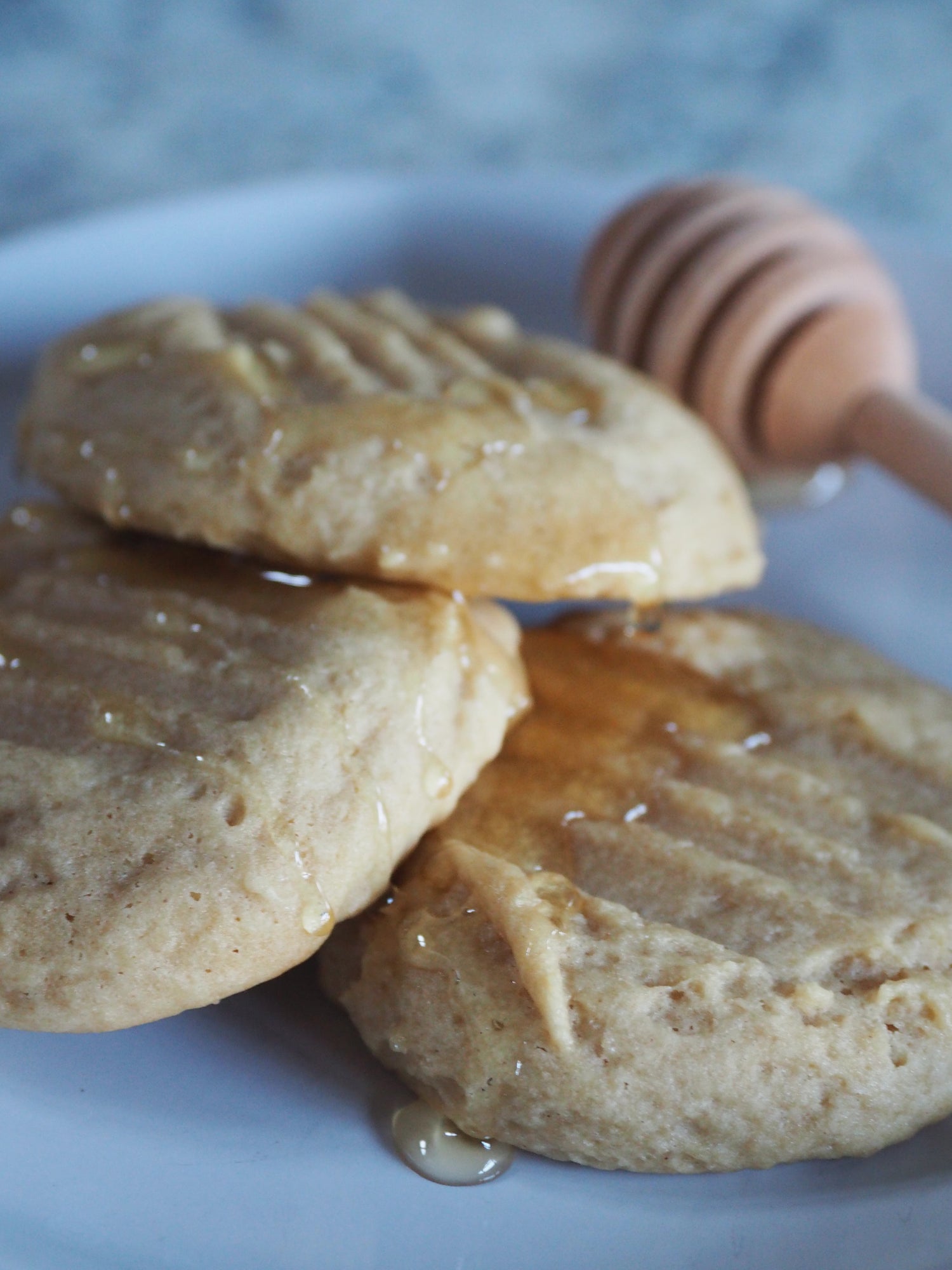 Cookies with honey drizzle on top. No sugar in these delicious cookies and only sweetened with Honey